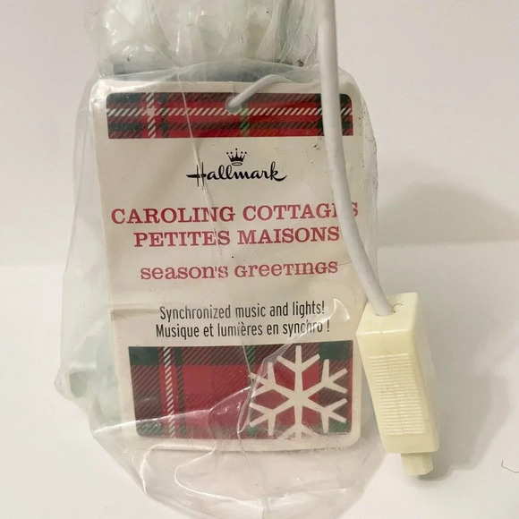 2009 Hallmark Ornament Light and Music Caroling Cottages Seasons  Greetings - Picture 6 of 16